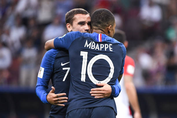 纳尔与队友 纳尔与队友